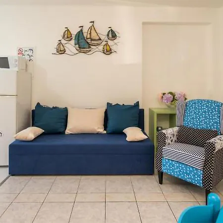 2 Bedroom Cozy In Apartment *