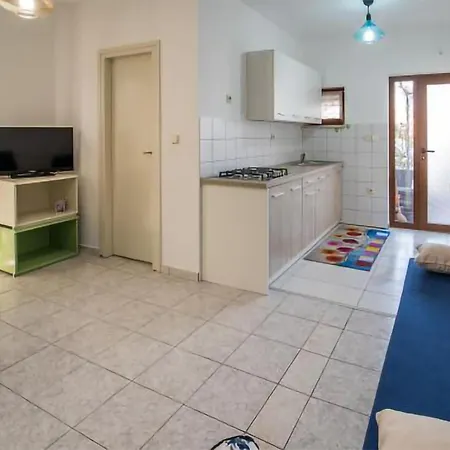 2 Bedroom Cozy In