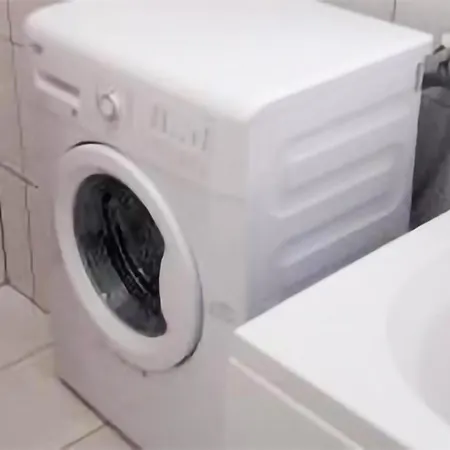 2 Bedroom Cozy In Apartment *