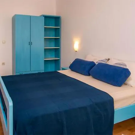 2 Bedroom Cozy In Apartment *