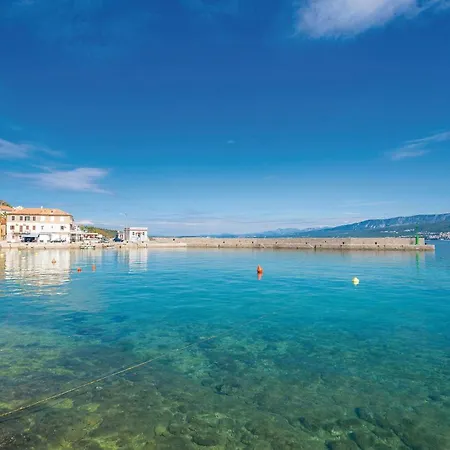 Appartamento 2 Bedroom Cozy In Vrbnik (Primorje-Gorski Kotar)