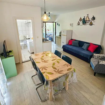 2 Bedroom Cozy In Appartamento *