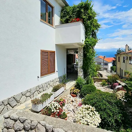 2 Bedroom Cozy In * Vrbnik (Primorje-Gorski Kotar)
