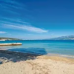 2 Bedroom Gorgeous In Apartament