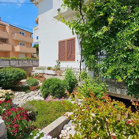 Apartament 2 Bedroom Gorgeous In Vrbnik (Primorje-Gorski Kotar)