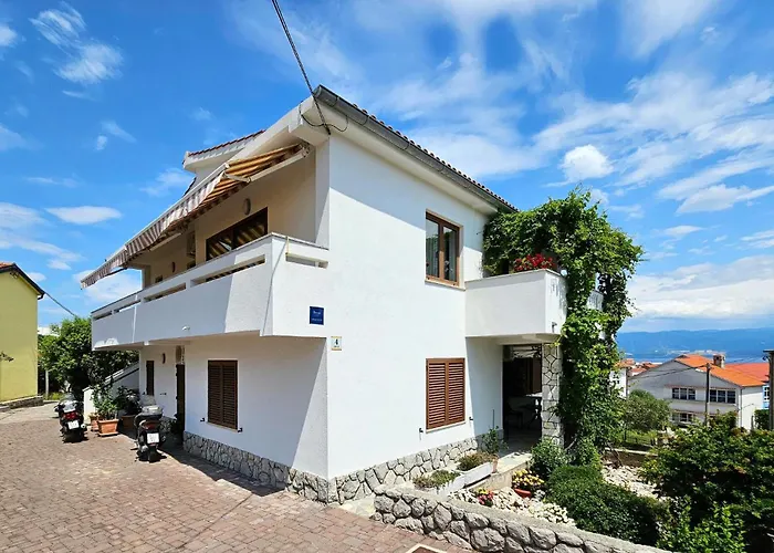 Apartamento 2 Bedroom Cozy In *