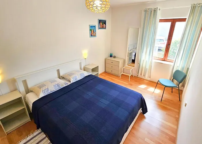 2 Bedroom Cozy In * Vrbnik (Primorje-Gorski Kotar)