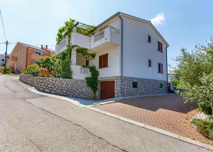 2 Bedroom Cozy In * Vrbnik (Primorje-Gorski Kotar)